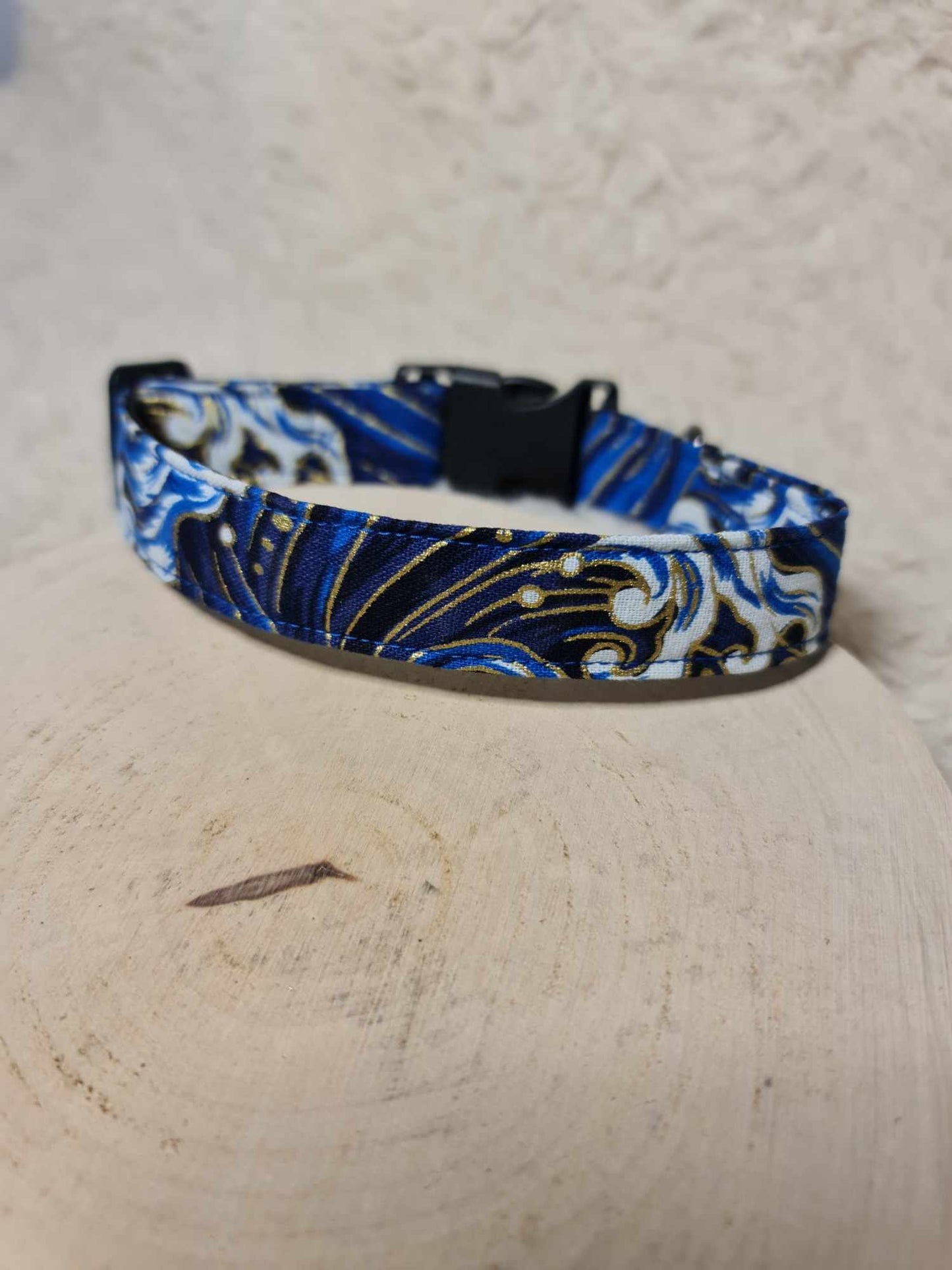 Collier (Waves)